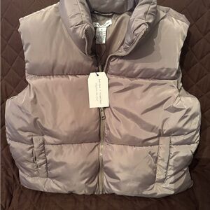 Stylish Puffer Vest in Light Gray